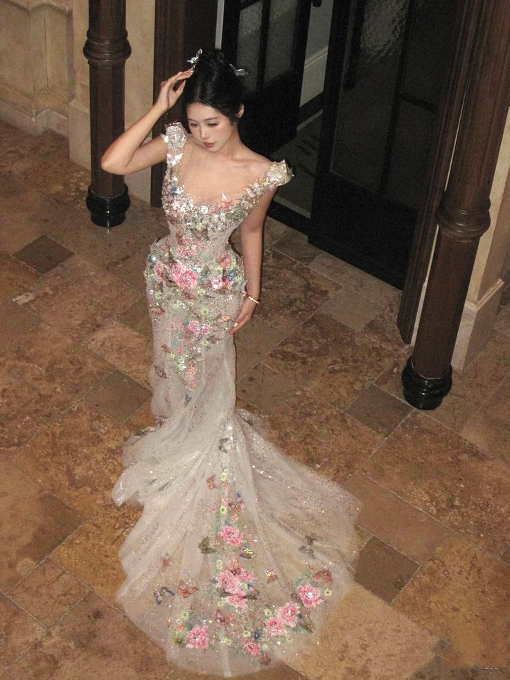Glamorous Silver Tulle Sequin Beaded Butterfly Appliques Mermaid Long Wedding Dress Formal Bridal Dress - View 9 | FashionDia