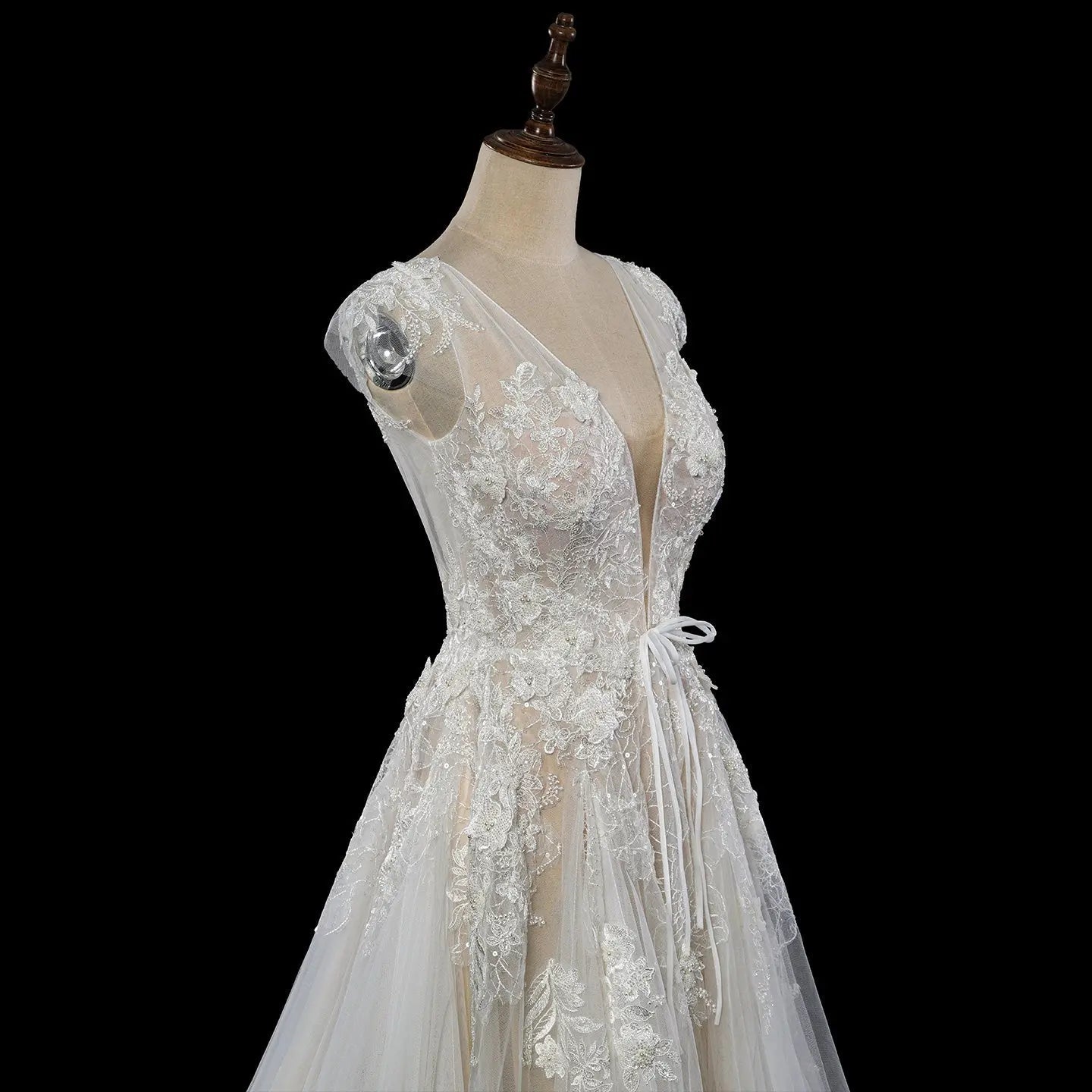 Elegant Ivory V-Neck Cap Sleeve A-Line Lace Tulle Wedding Dress ZP055
