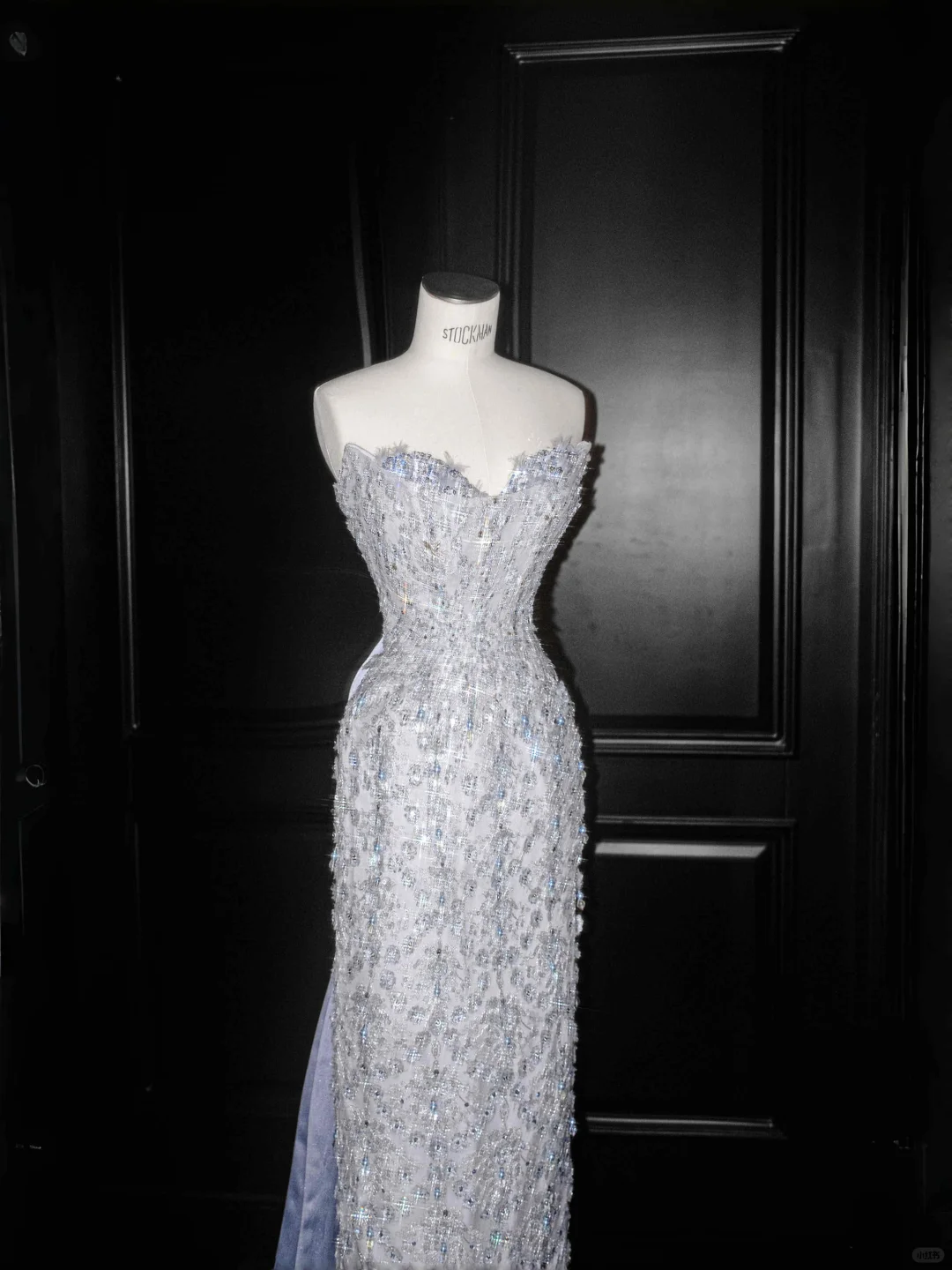 Glamorous Blue Strapless Sequins Beaded sheath Long Prom Dress Evening Dress Y8654 - View 2 | VelvetHem