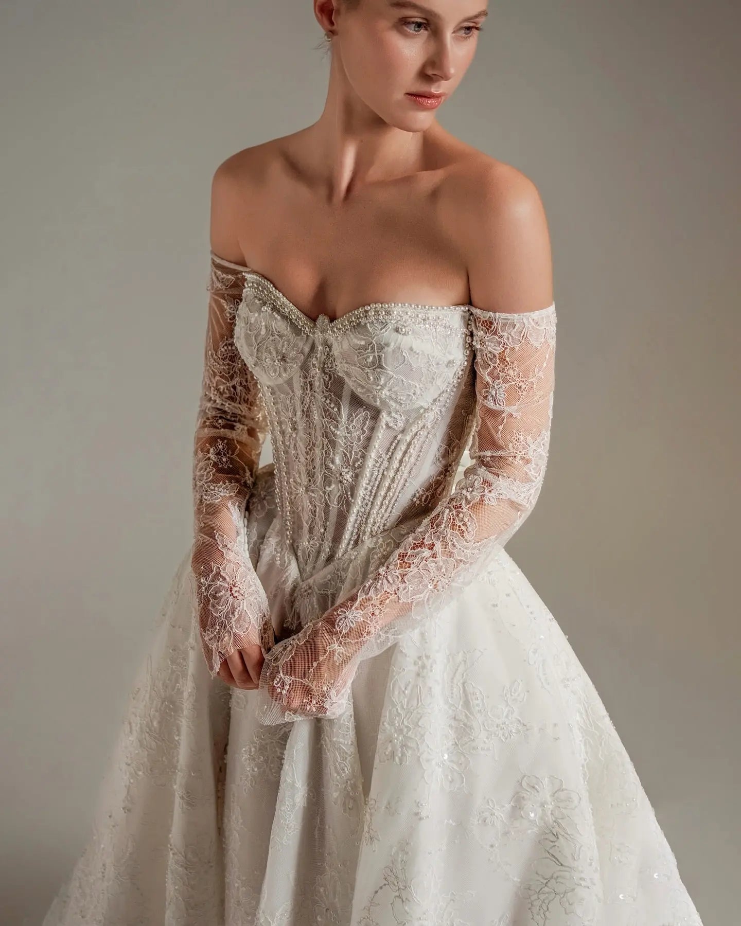 Luxury Ivory Strapless Lace High-Slit A-Line Wedding Dress ZP141