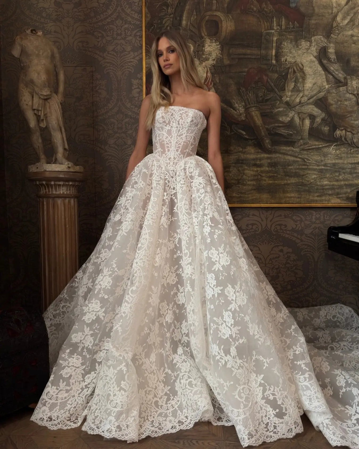 Glamorous White Strapless Floral Lace Wedding Dress with Veil ZP095