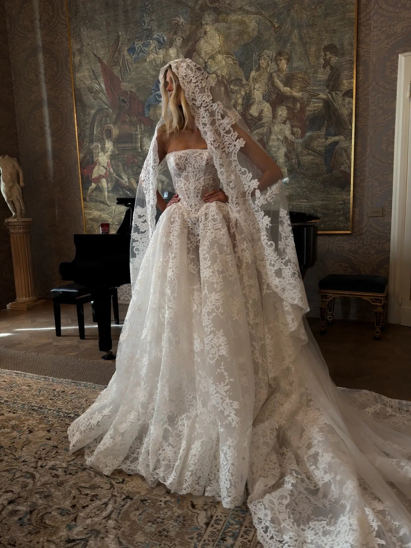 Glamorous White Strapless Floral Lace Wedding Dress with Veil ZP095