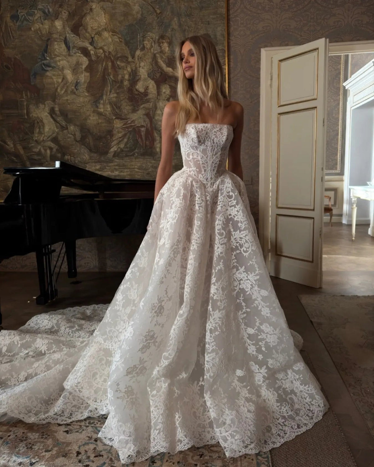 Glamorous White Strapless Floral Lace Wedding Dress with Veil ZP095
