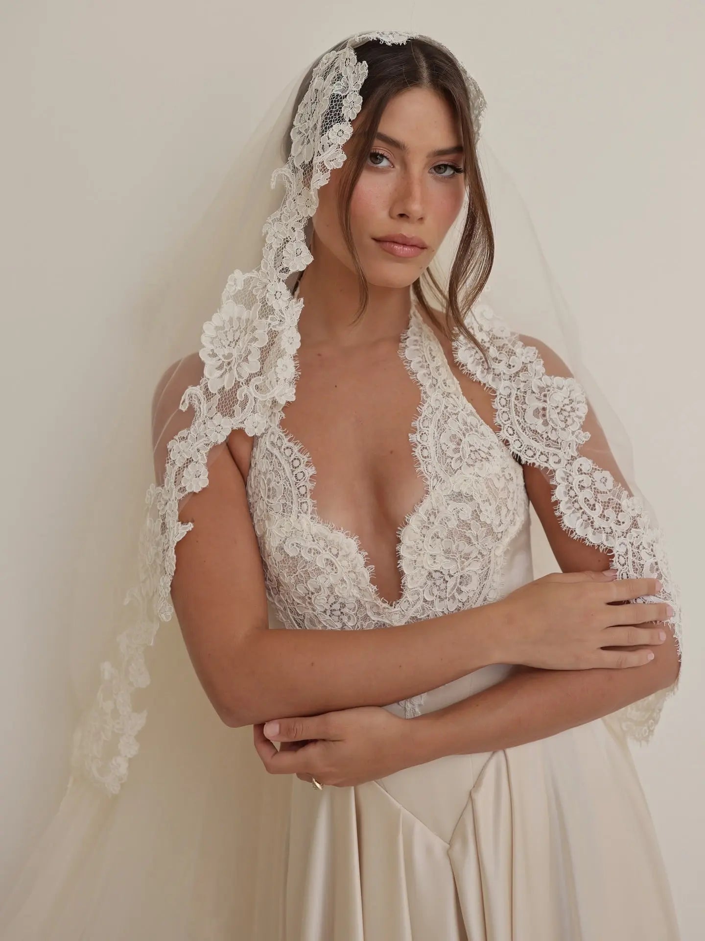 Luxury Spaghetti Strap V-Neck Lace Satin A-Line Wedding Dress with Veil ZP040