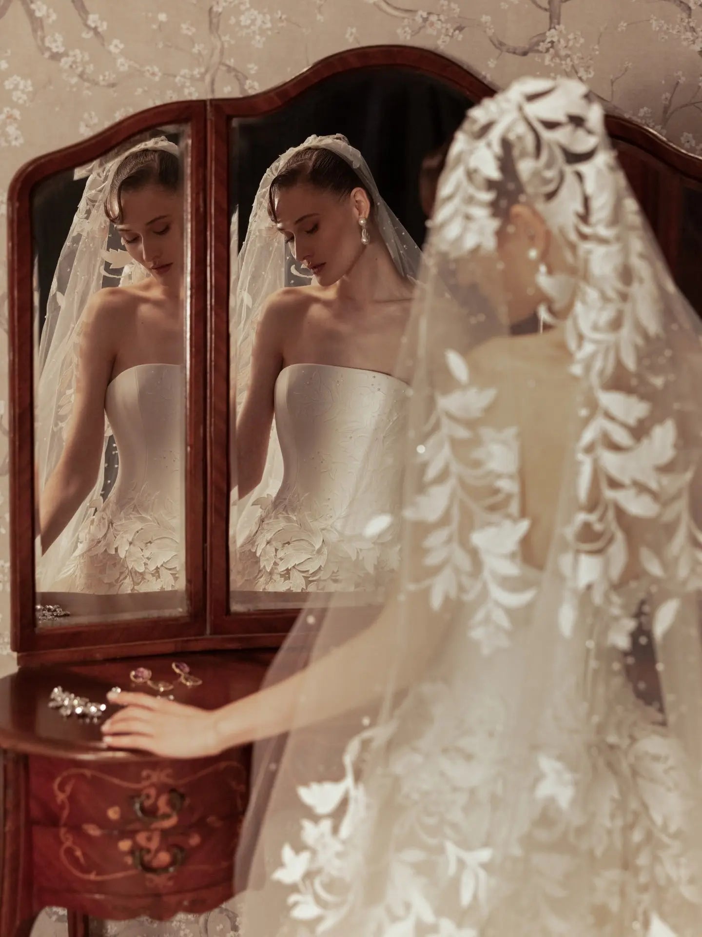 Dreamy Ivory Strapless Floral Lace Mermaid Train Wedding Dress with Veil ZP083