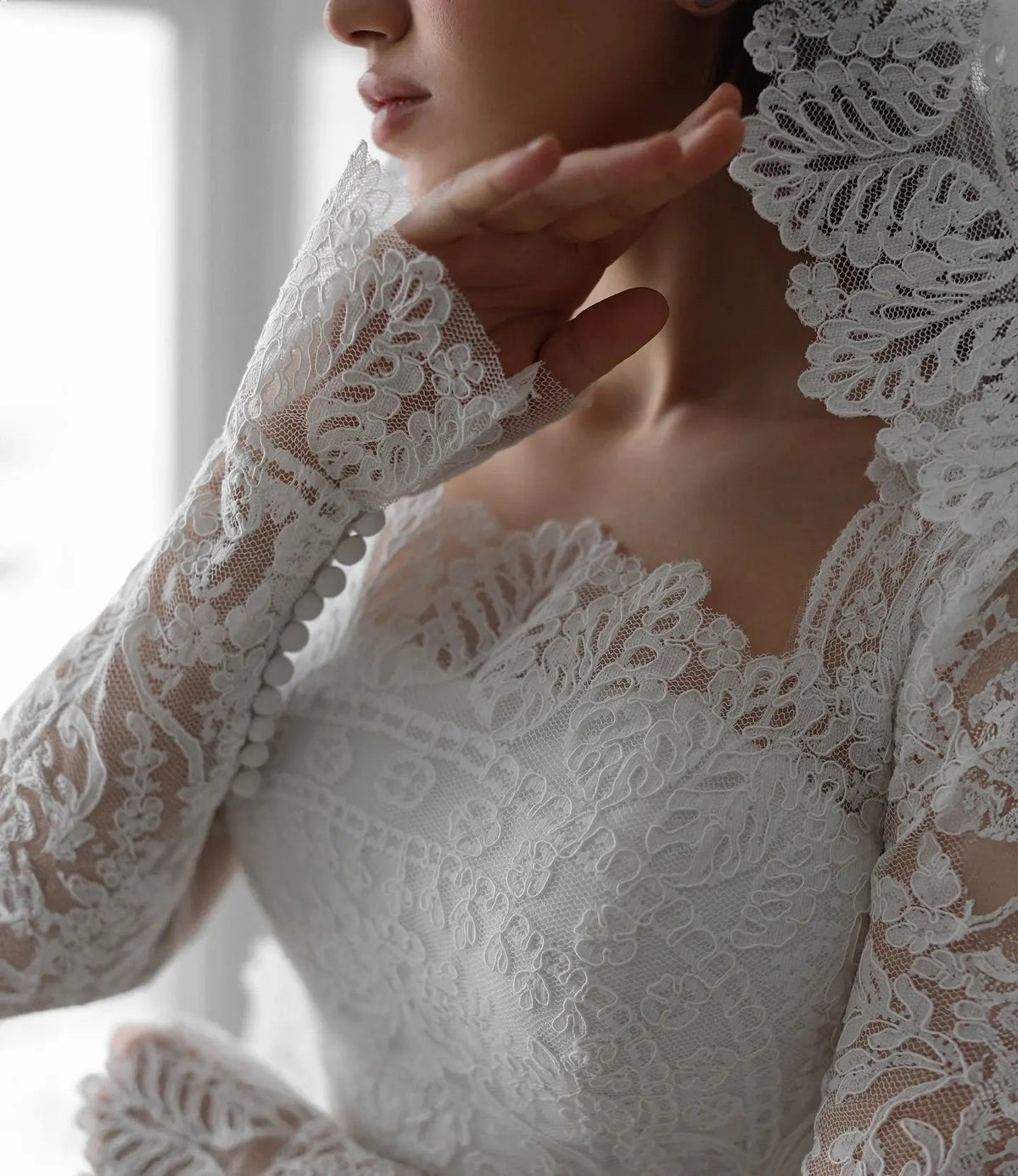 Luxury White Lace Long Sleeve Square Neck Wedding Dress with Veil ZP136