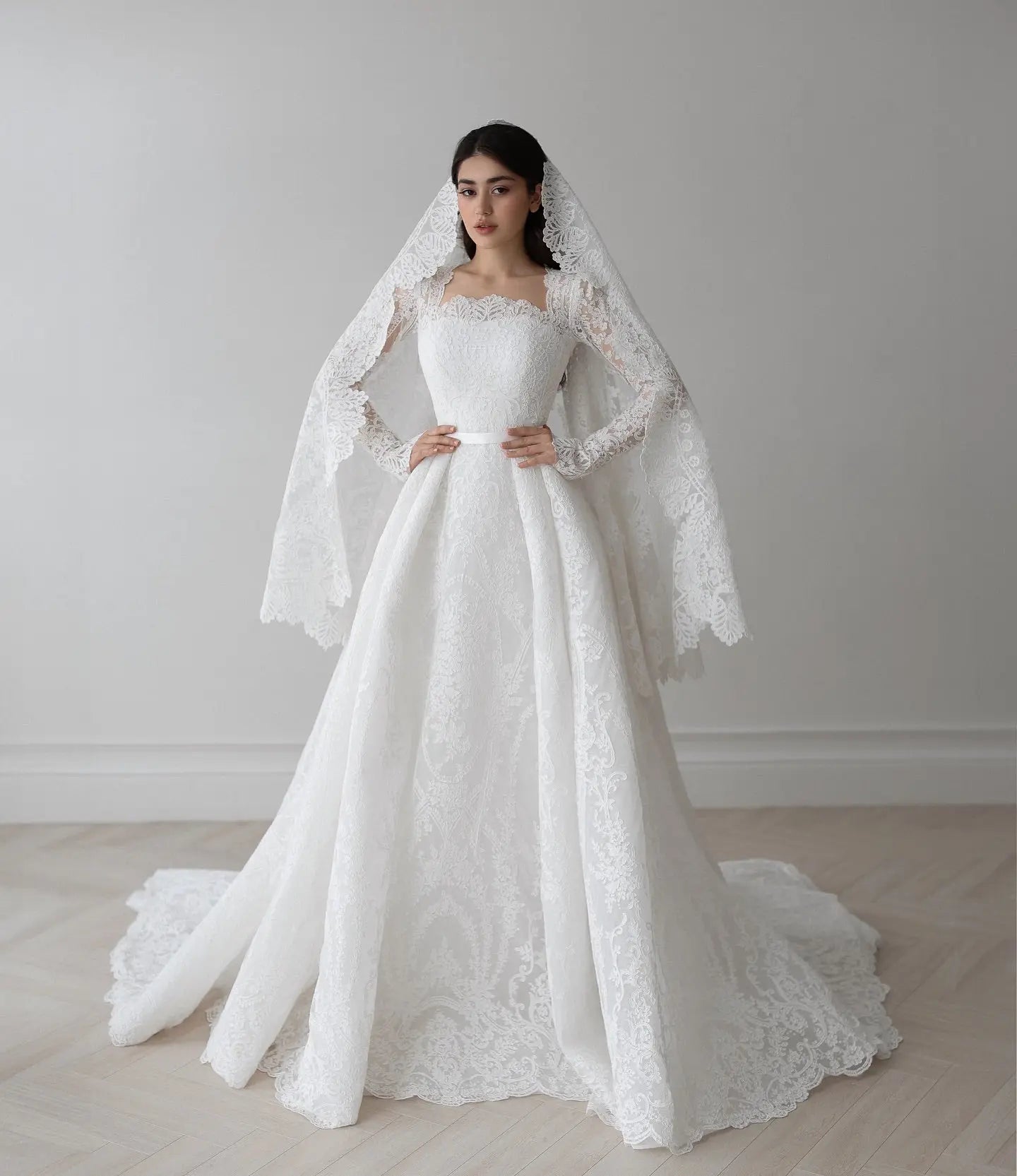 Luxury White Lace Long Sleeve Square Neck Wedding Dress with Veil ZP136