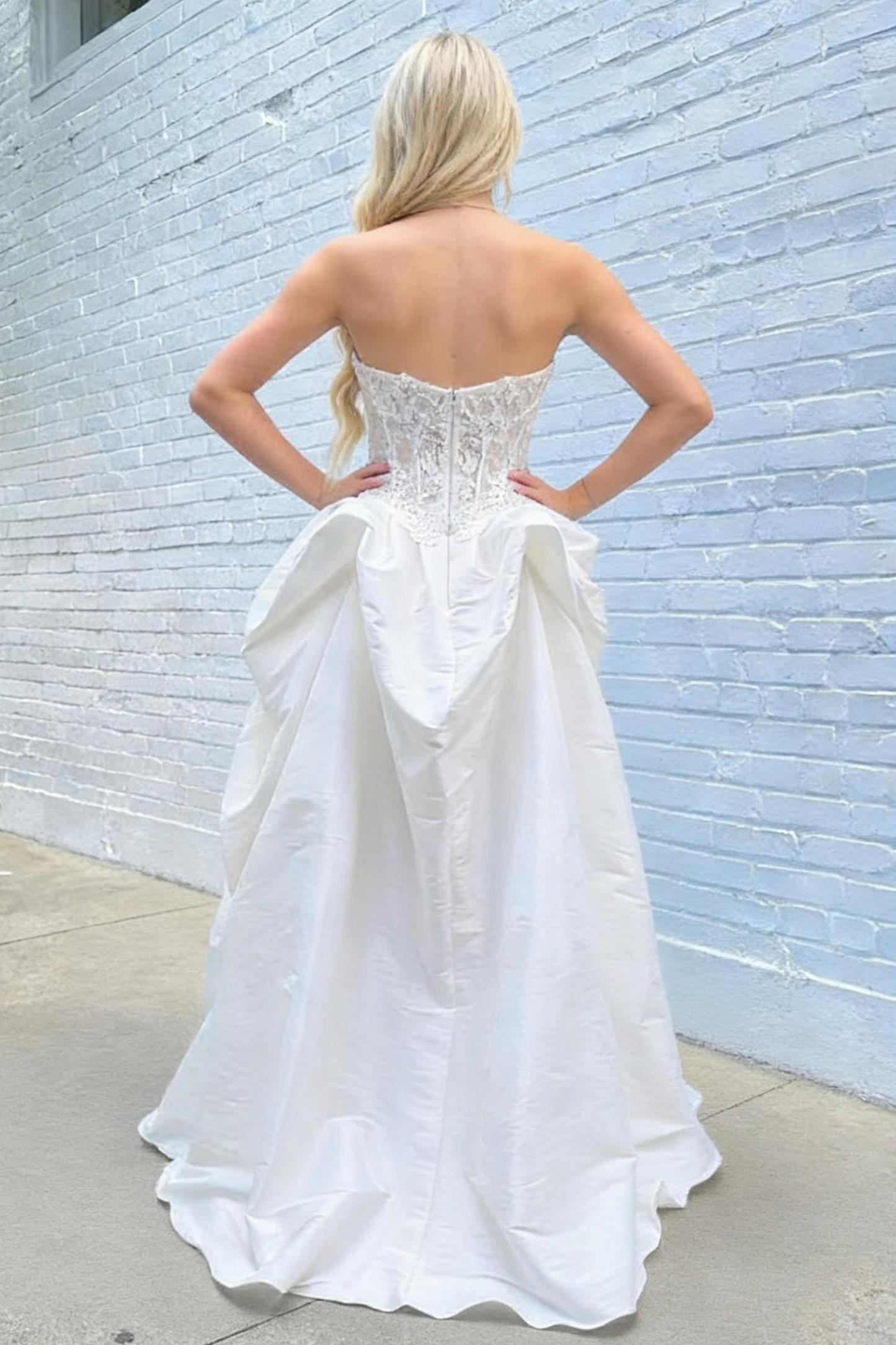 Princess A Line Sweetheart Ivory Ball Gown Prom Dress with Lace Corset Bodice