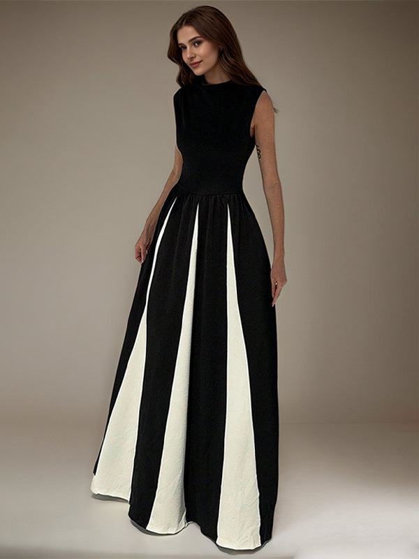 Black A-Line Scoop Sleeveless Pleated Long Formal Dress