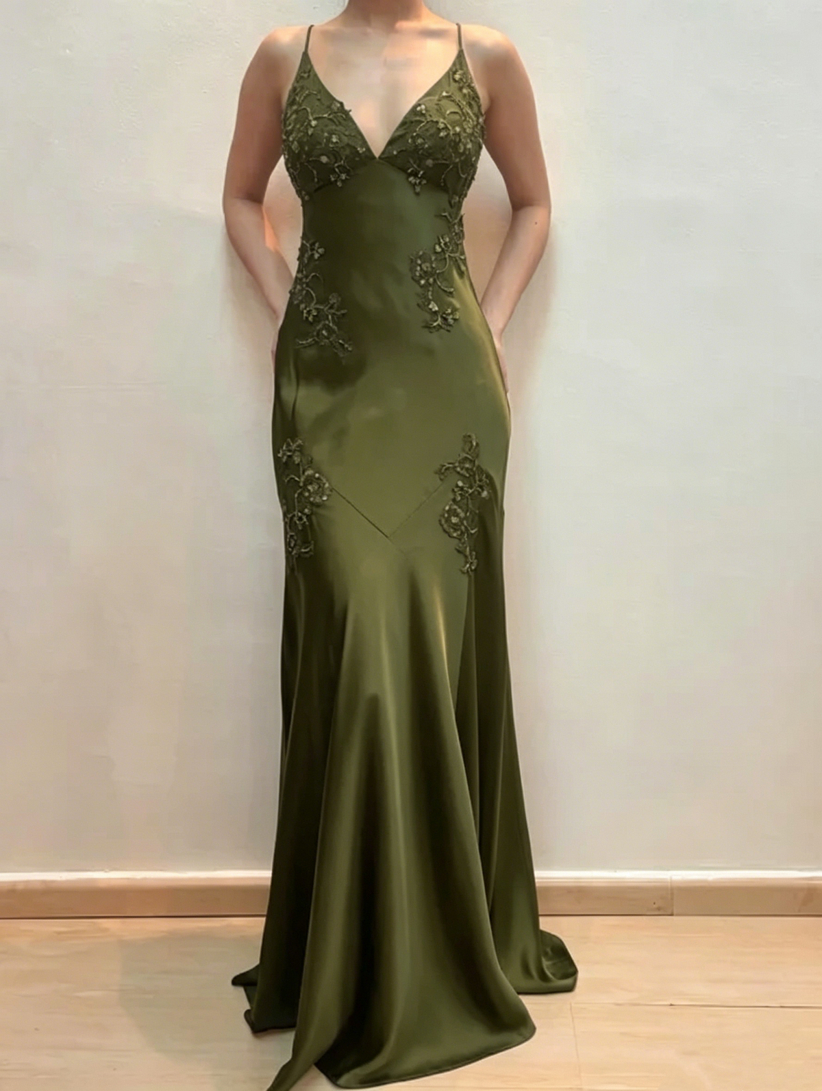 Purple Satin A Line Long Prom Dresses Formal Party Dress with Appliques J2669