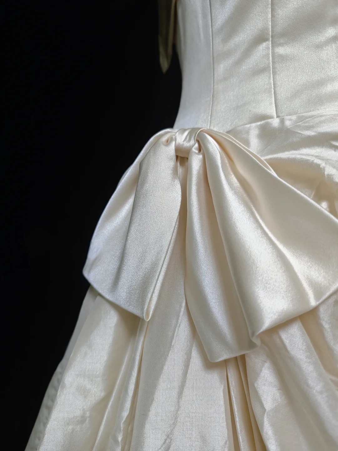 Strapless Ivory Wedding Dress Elegant Satin Bridal Gown J9046