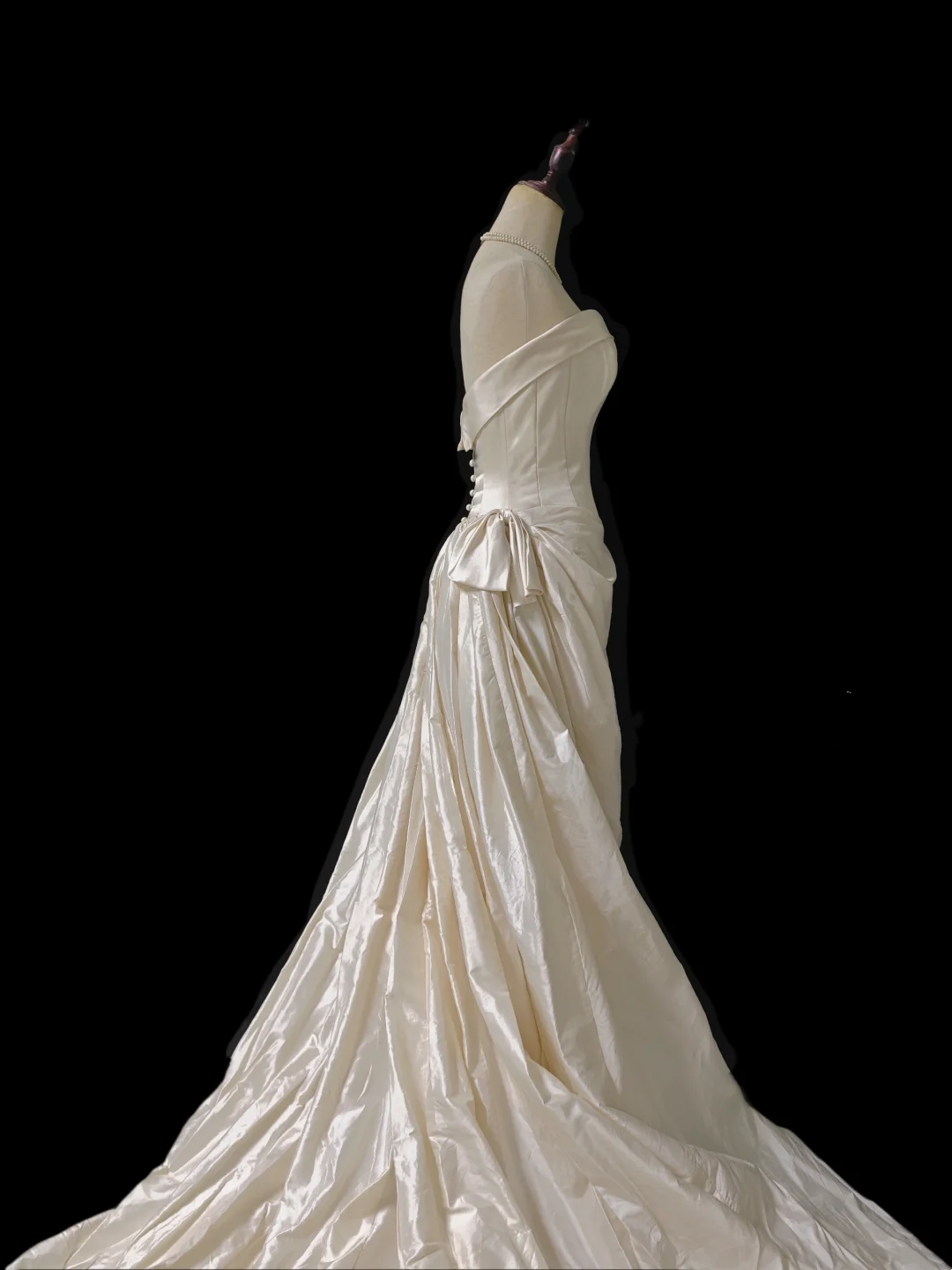 Strapless Ivory Wedding Dress Elegant Satin Bridal Gown J9046