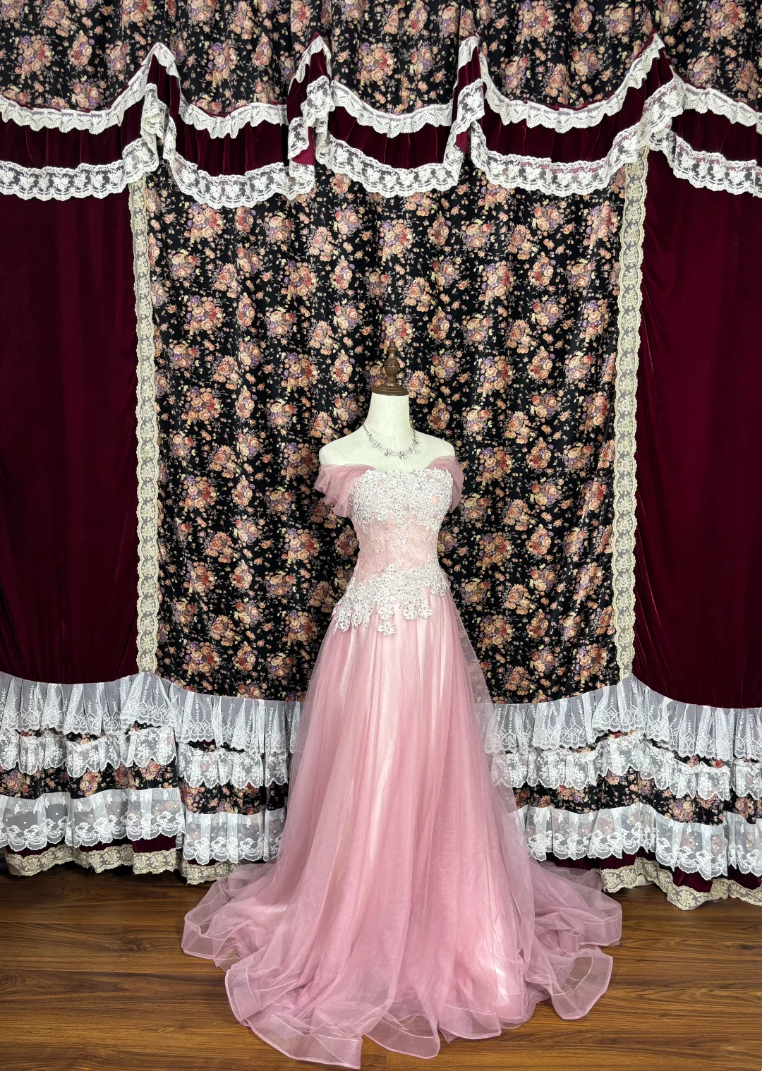 Off-the-Shoulder Pink Tulle Prom Dress A-Line Lace Formal Dress