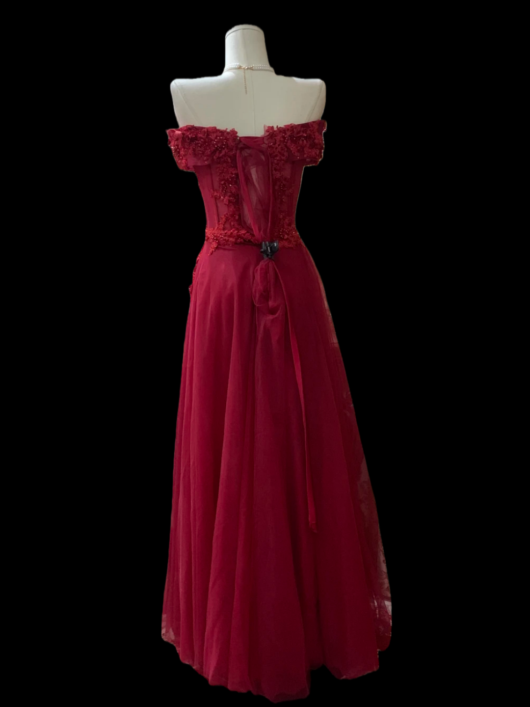 Off-the-Shoulder Red Prom Dress With Appliques A-Line Tulle Evening Dress