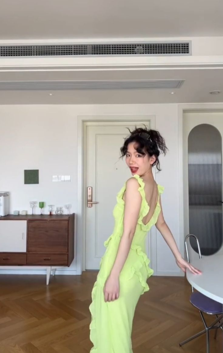 Chic V Neck Lime Green Satin Ruffled Mermaid Party Dress Slit Long Evening Gown