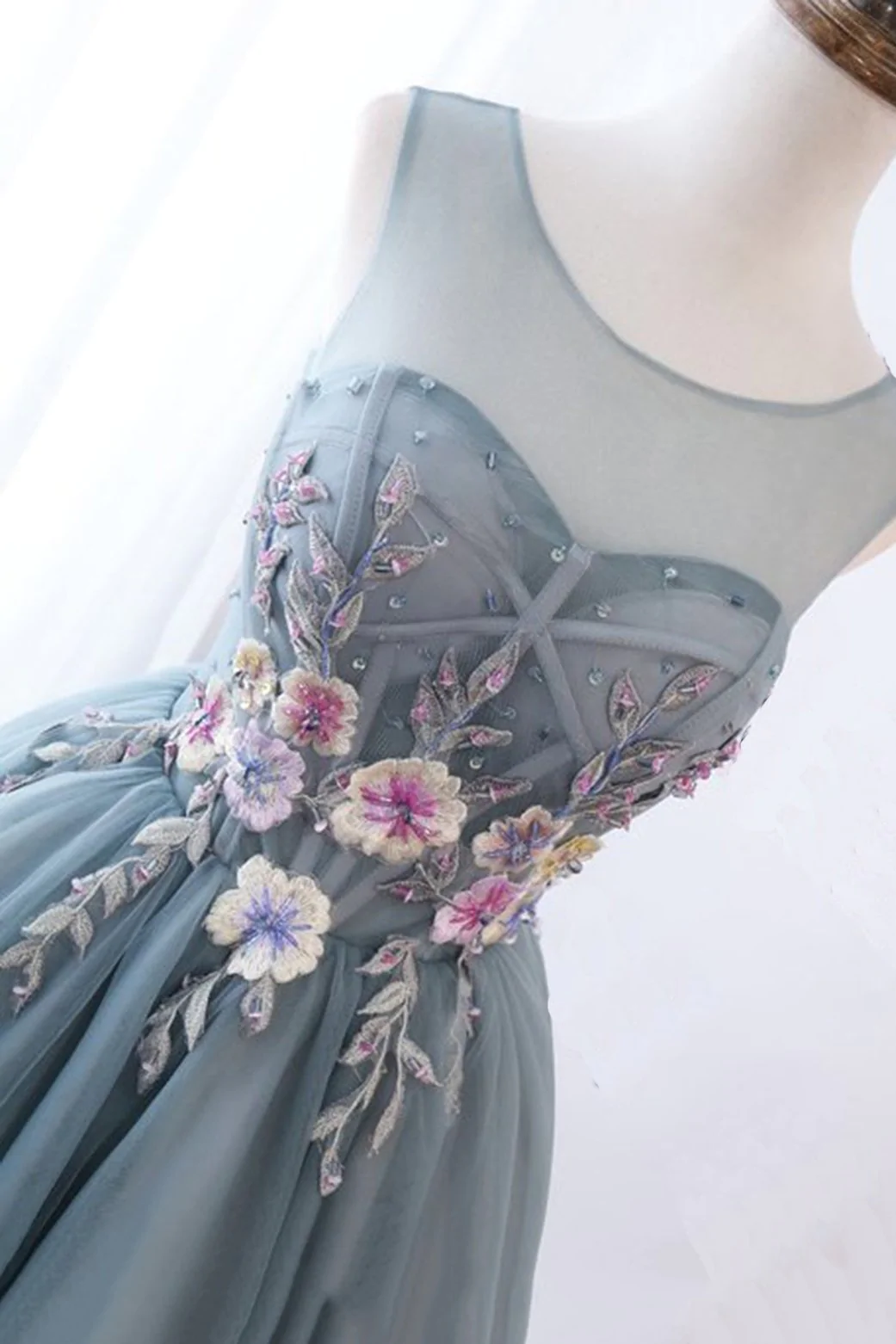 Illusion Round Neckline Grey Tulle Homecoming Dresses With Appliques - View 4 | FashionDia