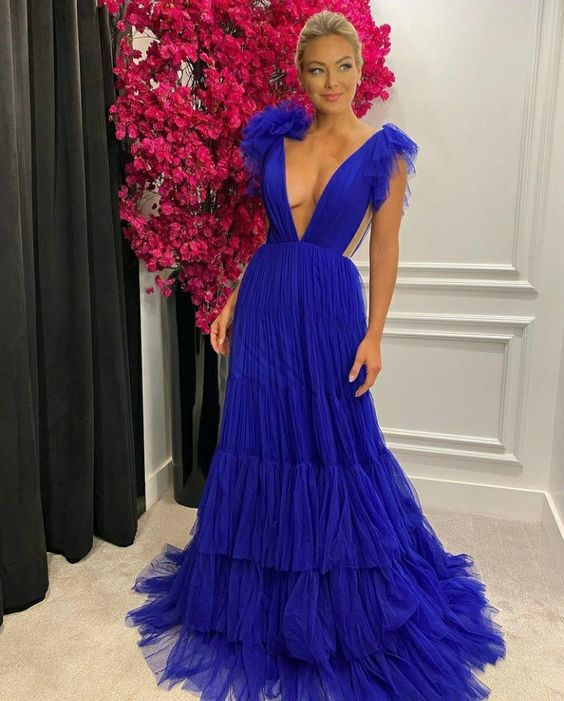 Sexy Tiered Tulle Deep V Neck Evening Gown Open Back Ruched Sweep Train Backless Side Cut Outs A Line Pleated Prom Dress Y4698 - VelvetHem