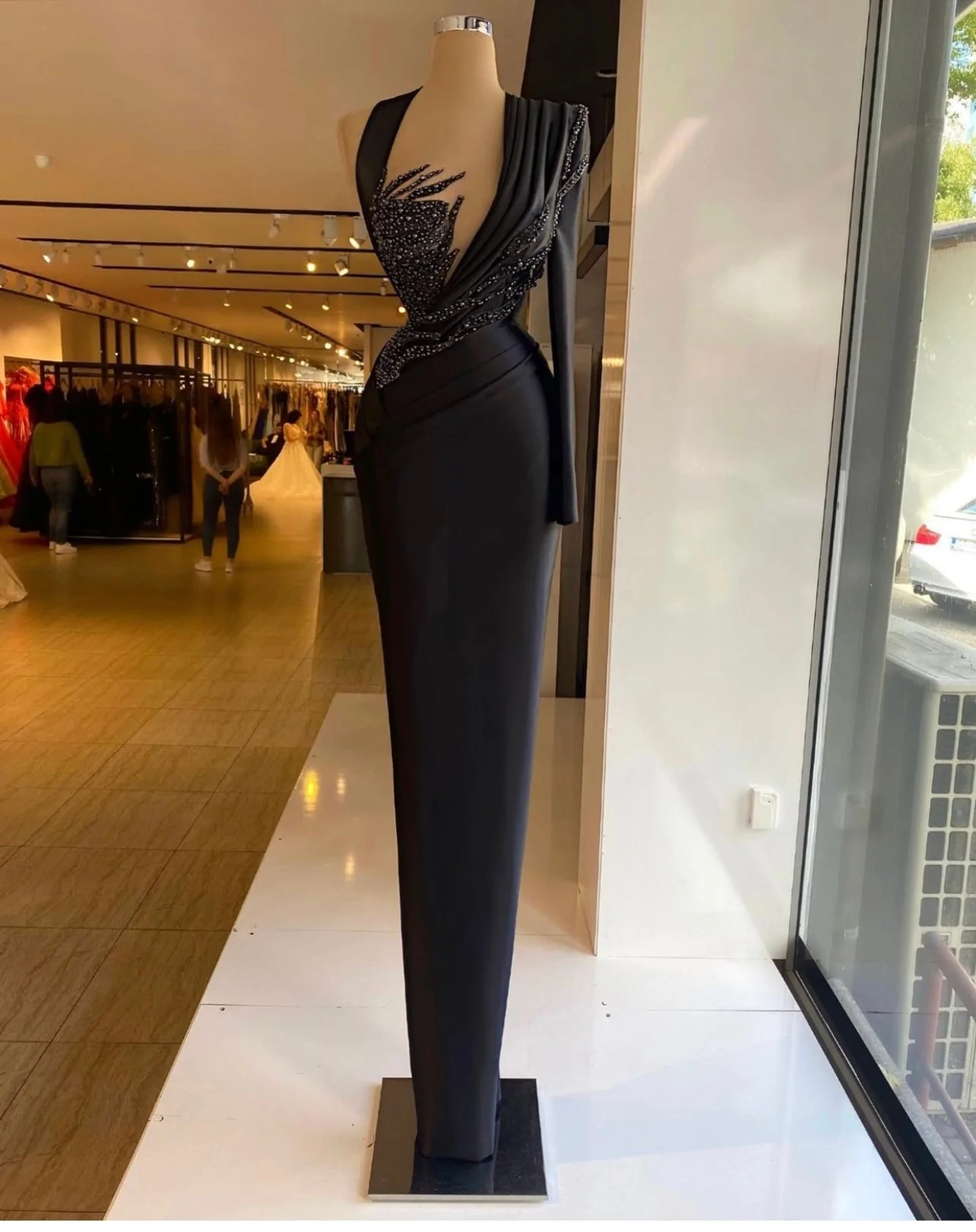 Black Sheath Beading Evening Dresses One-Shoulder Long Sleeve Crystal - FashionDia