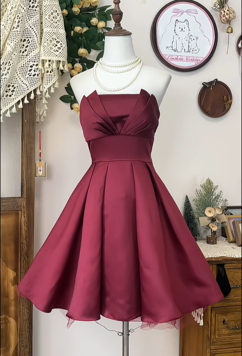 Vintage Burgundy Strapless A-Line Short Homecoming Dress Cocktail Dress - View 3 | FashionDia