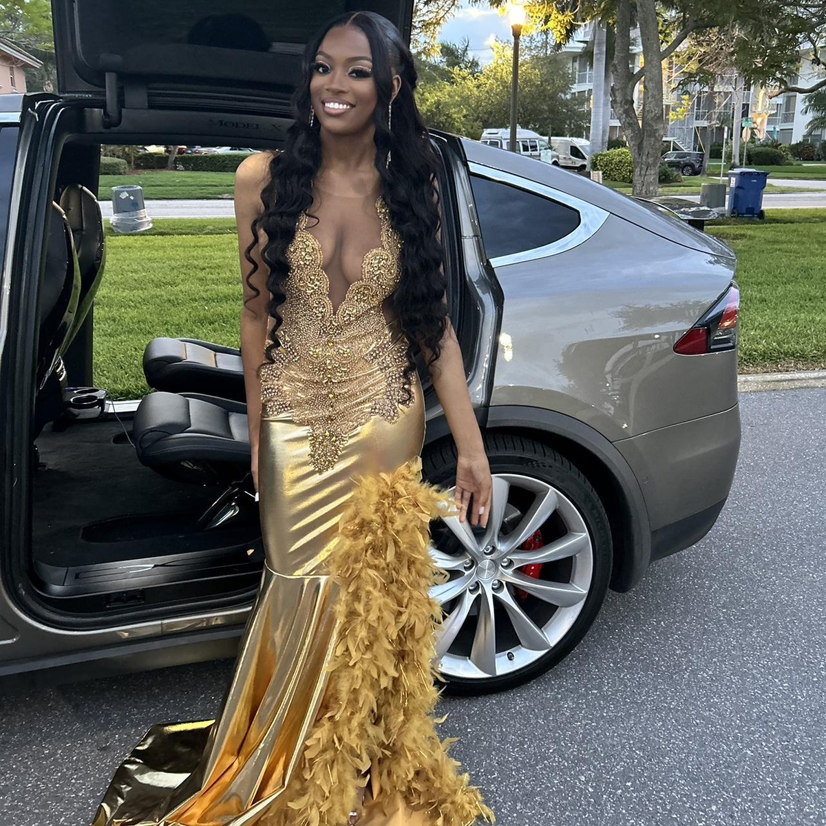 Luxurious Feathers Beaded Mermaid Evening Dress Gold Long Slit Prom Party Dress - View 4 | FashionDia