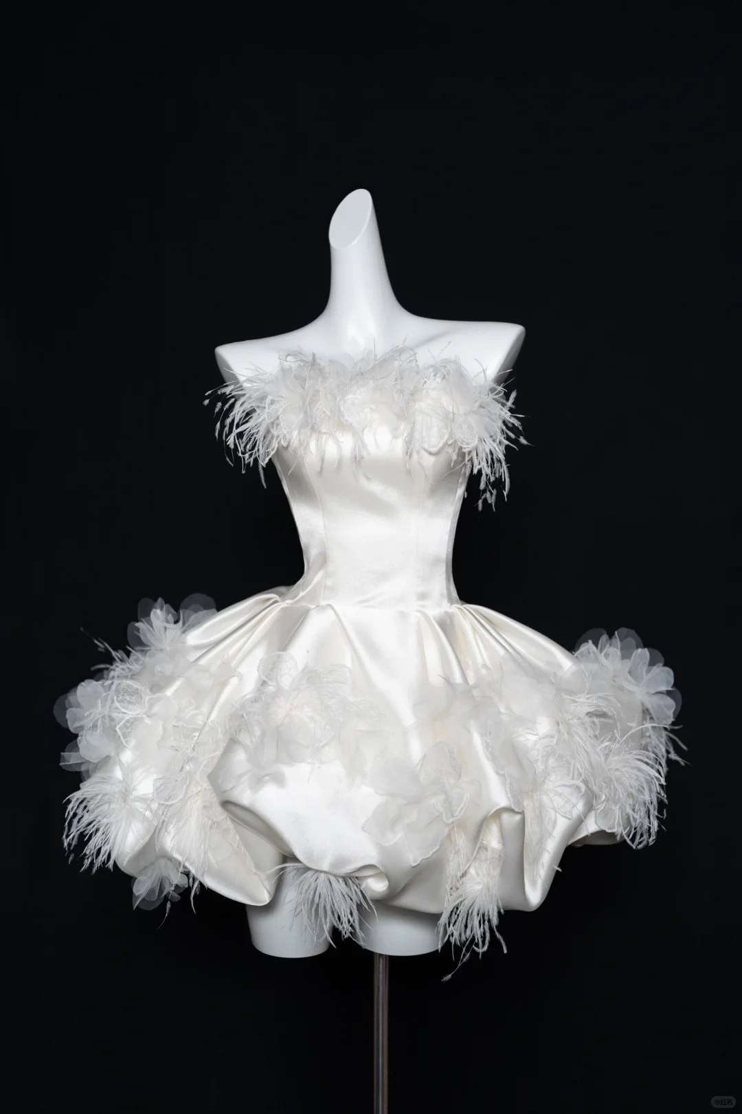 Sweet White Satin Lace Appliques Strapless A-Line 18th Birthday Outfits Homecoming Dress - View 2 | FashionDia