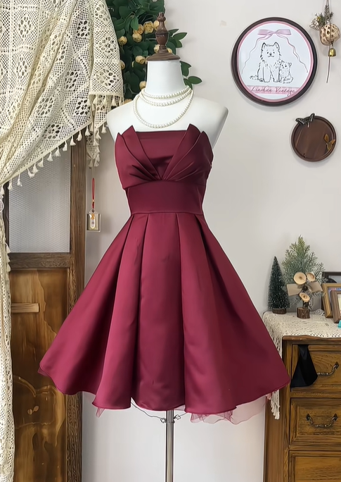 Vintage Burgundy Strapless A-Line Short Homecoming Dress Cocktail Dress - View 2 | FashionDia