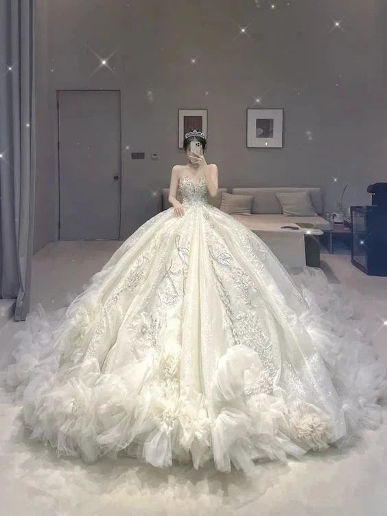 Luxurious White Puffy Wedding Dress With Trail,Stunning White Bridal Dress (ZD13700)