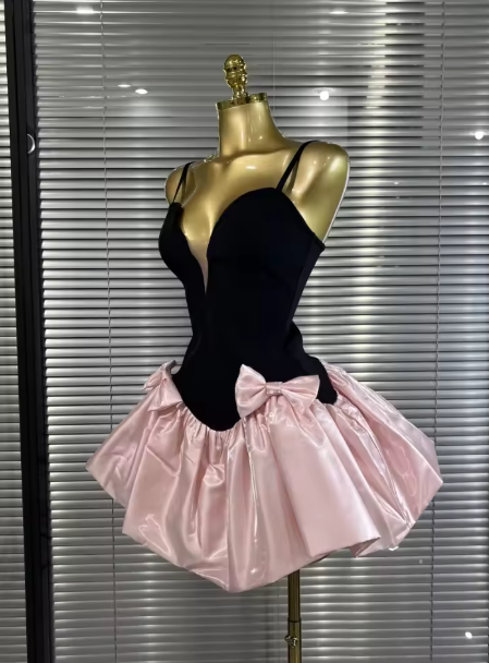 Pretty Spaghetti Straps V Neck A Line Short Graduation Homecoming Dress Mini Cocktail Dress With Bow S872
