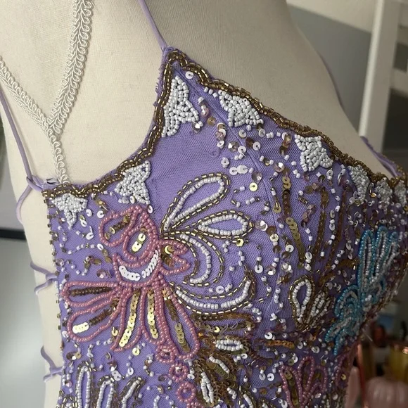 Gorgeous Lavender Spaghetti Straps Lace Sequin Beaded Sheath Cocktail Dress Backless Short Graduation Homecoming Dress D057