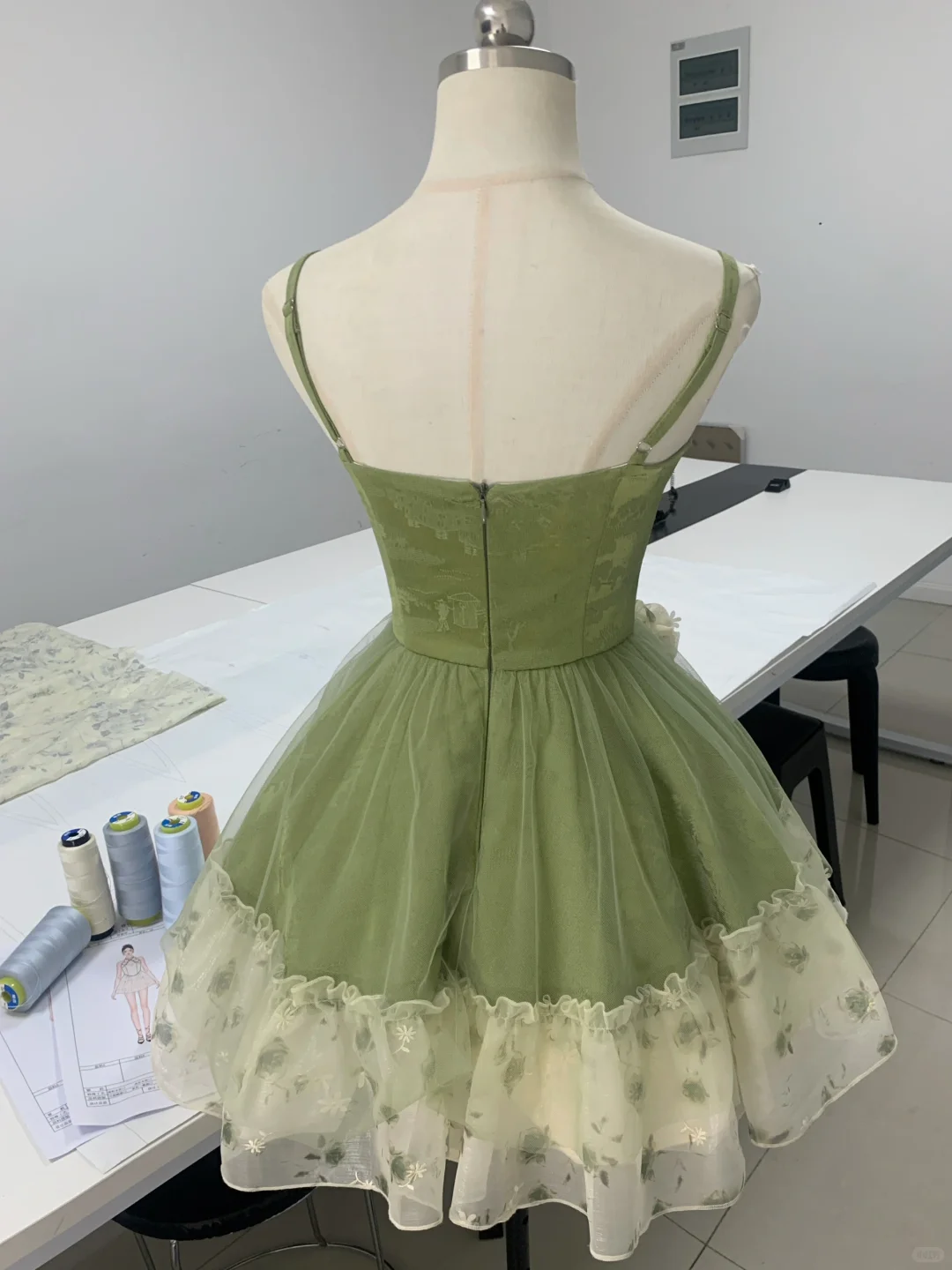 Pretty Green Spaghetti Straps Satin Tulle Short Birthday Outfits 8th Grade Homecoming Dress