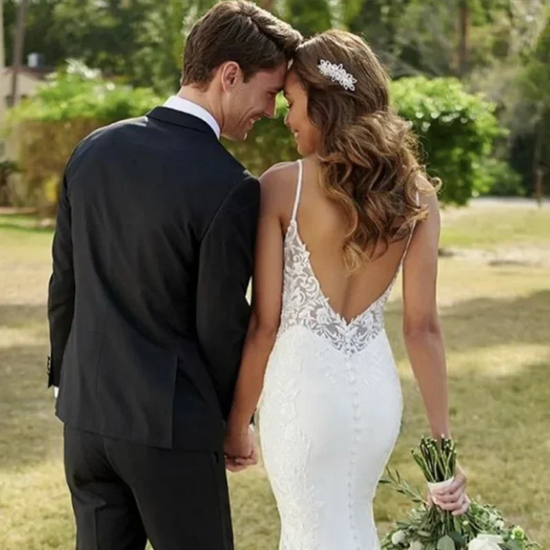 Lace Mermaid Wedding Dresses Spaghetti Straps Sexy V-Neck Backless Appliques Sleeveless Button Long Bride Gown Train Real Photos (ZD13304)