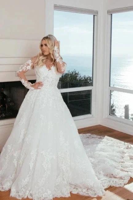 Long Sleeves Sweetheart A-Line Princess Wedding Dress with Lace (ZD15720)
