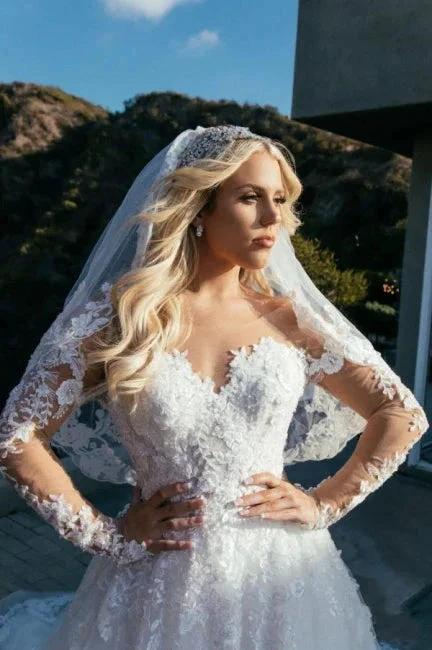 Long Sleeves Sweetheart A-Line Princess Wedding Dress with Lace (ZD15720)