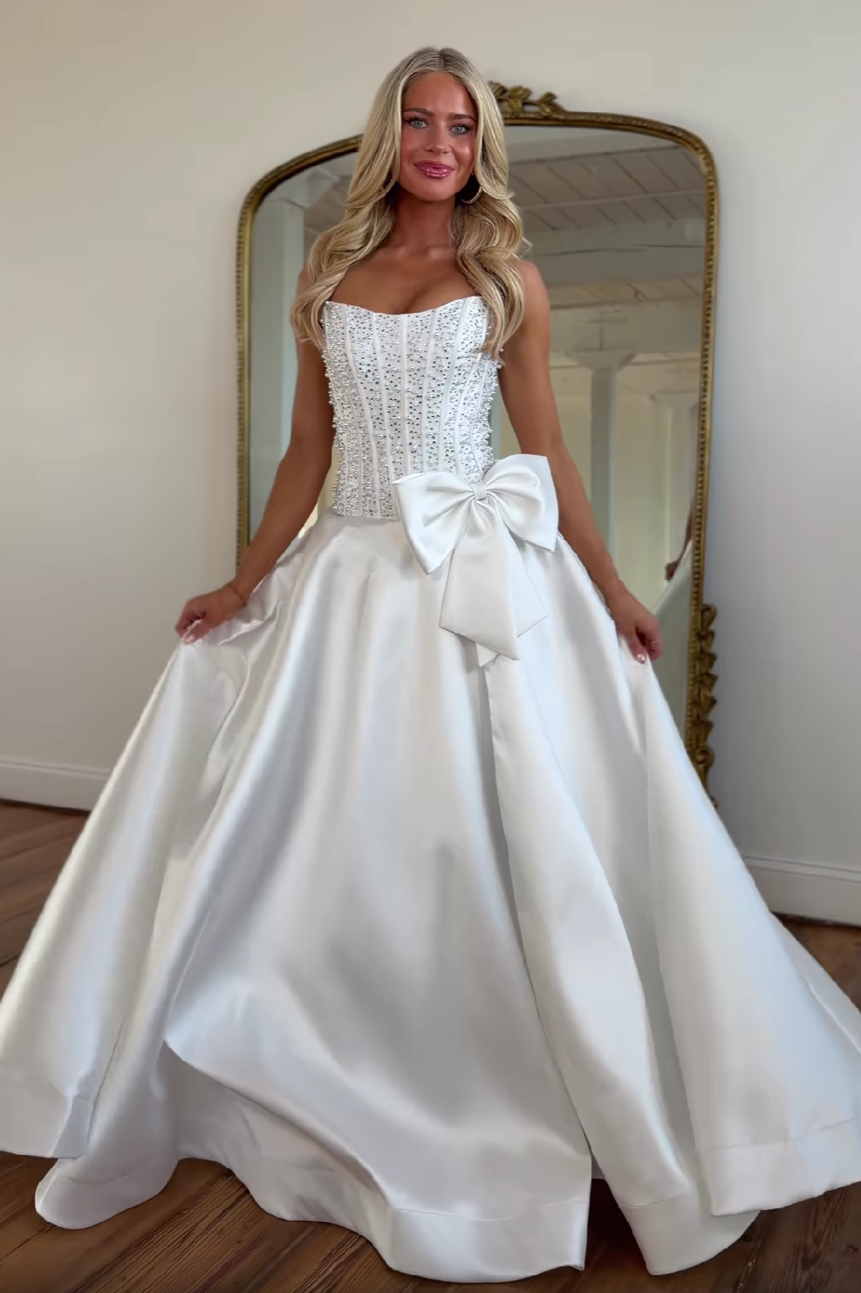 Luxurious A Line Strapless Black Satin Prom Dress with Beading Bowknot