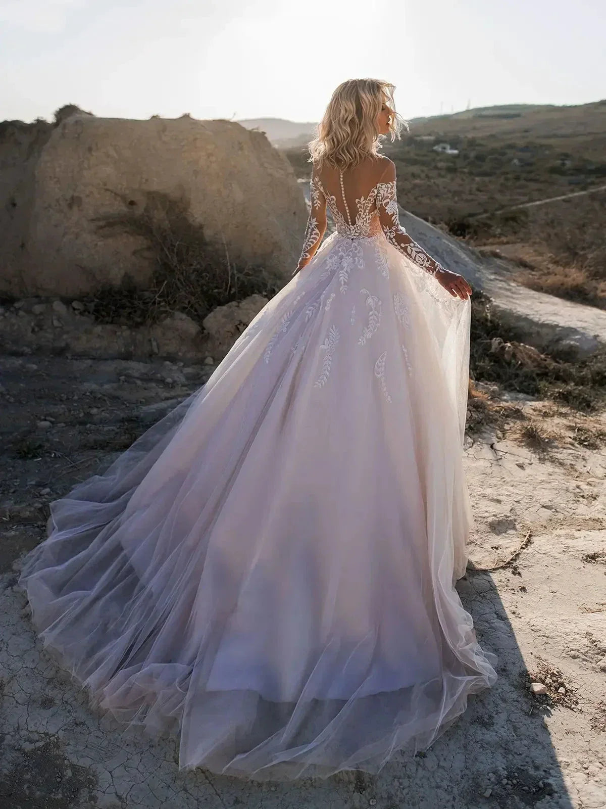 Luxury Lace Long Sleeves Wedding Dresses Sexy Backless Vestidos De Novia Appliques Vestido De Noiva (ZD14070) - View 2 | VelvetHem
