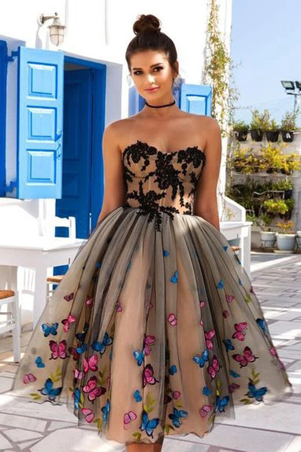 Sweetheart Short Prom Dress With Butterfly Lace Knee Length Homecoming Dress - VelvetHem