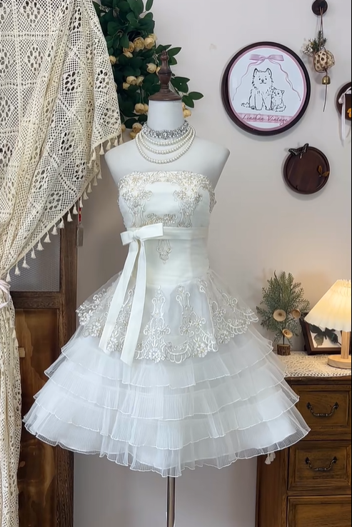 Elegant Strapless Tulle Lace Layered Short Wedding Dress Homecoming Dress