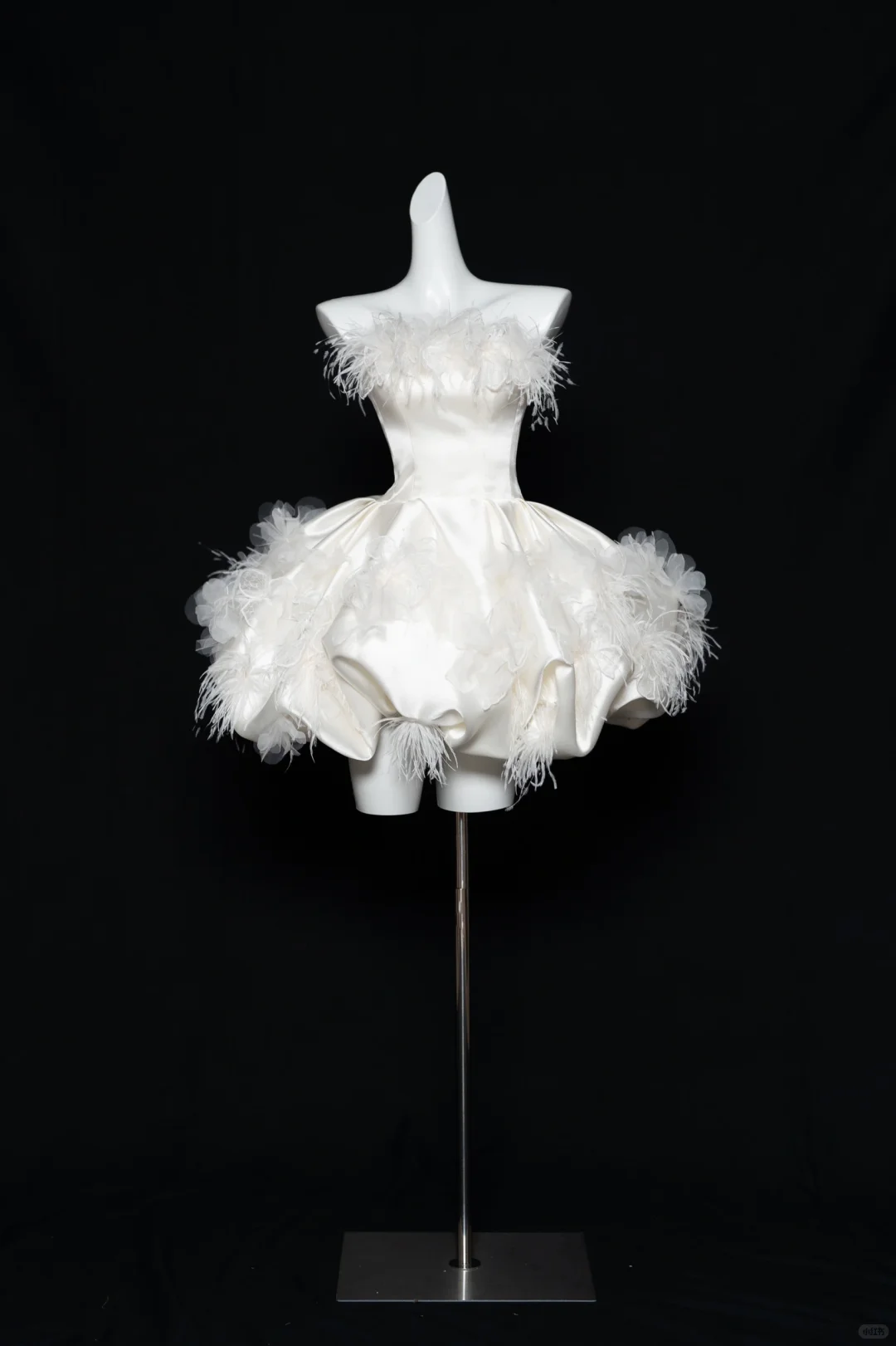 Sweet White Satin Lace Appliques Strapless A-Line 18th Birthday Outfits Homecoming Dress - View 9 | FashionDia