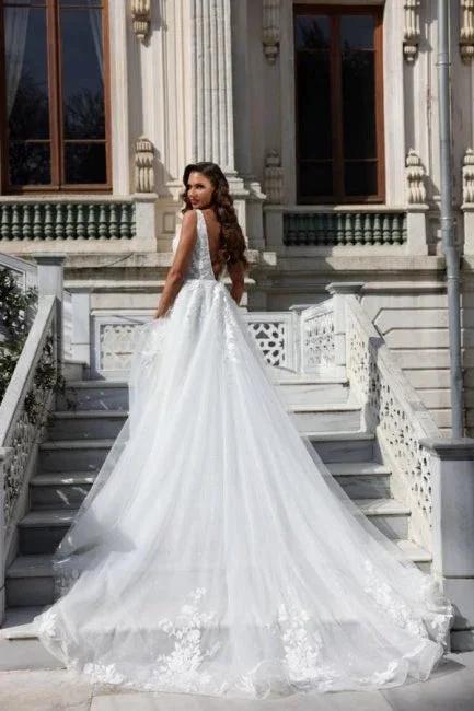 Mermaid Ball Gown Chiffon V-Neck Wedding Dress with Appliques (ZD15716)