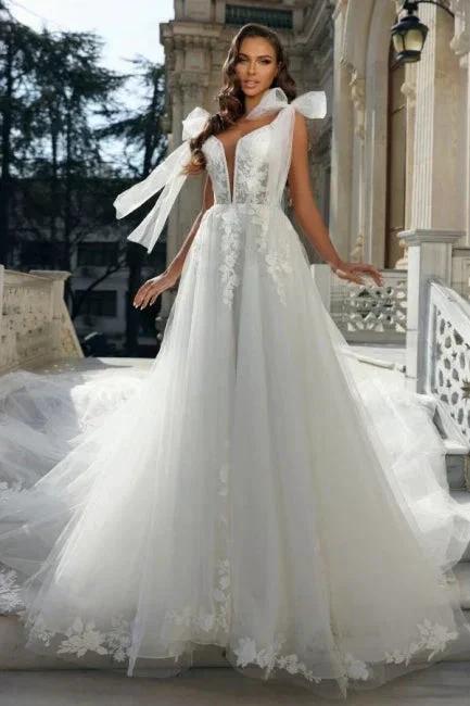 Mermaid Ball Gown Chiffon V-Neck Wedding Dress with Appliques (ZD15716)