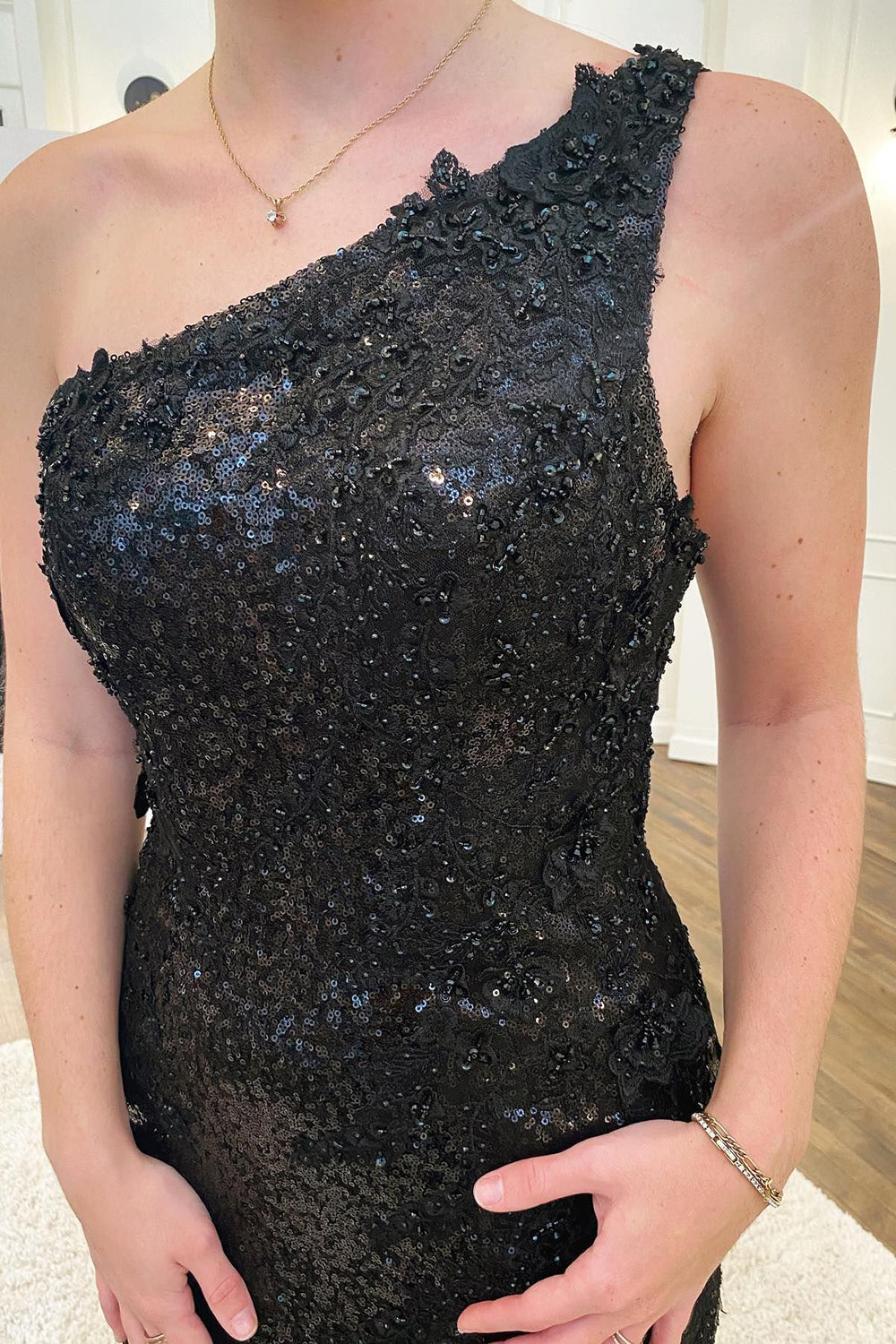 Mermaid One-Shoulder Black Sequins Prom Dress With Split - View 3 | FashionDia