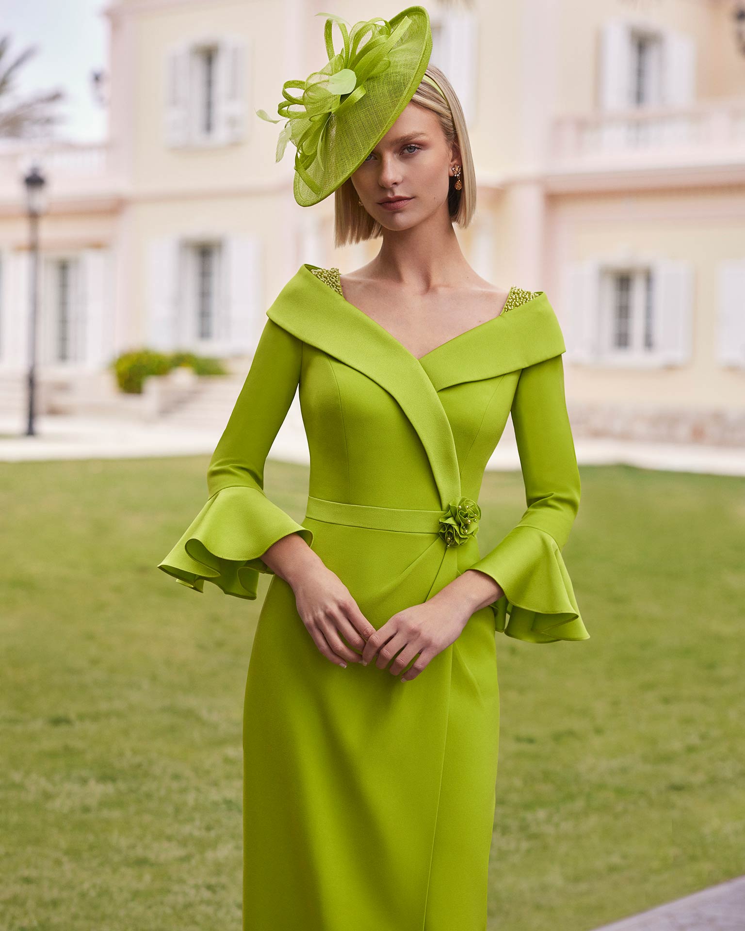 Chic Sheath Long Sleeves V-Neck Guest Mother Formal Dress for Wedding