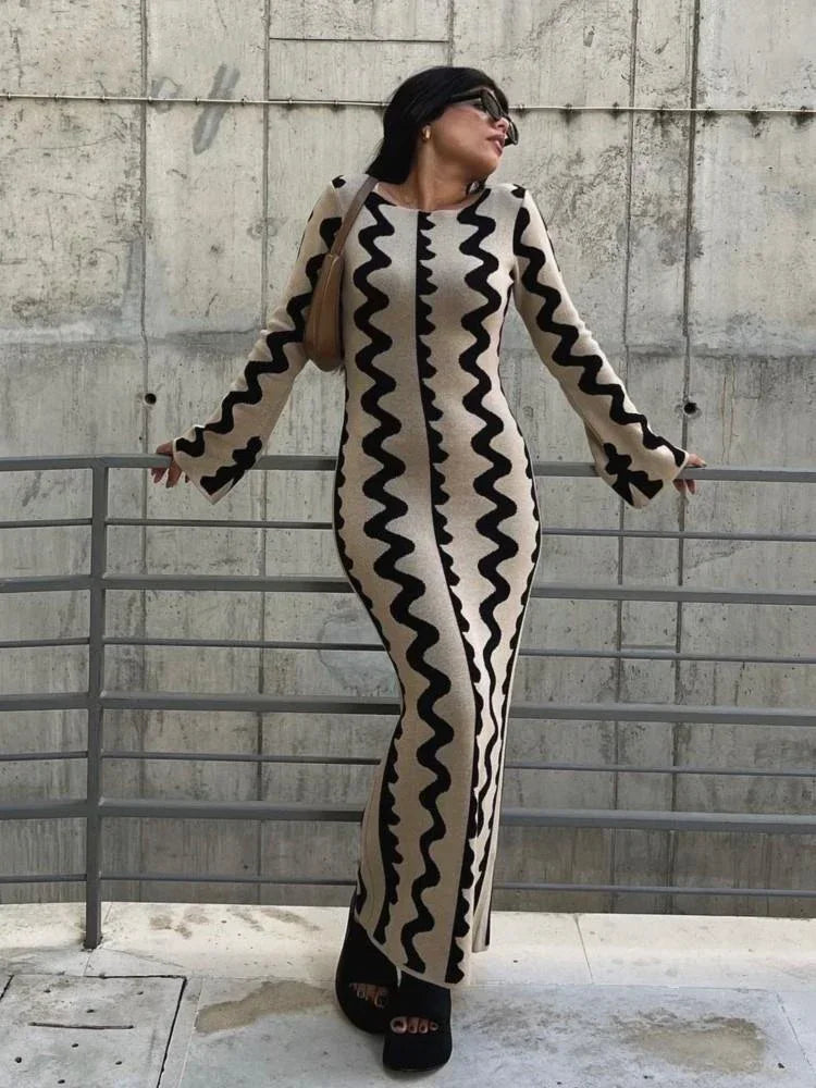 Chic Wave Striped Oneck Maxi Knitted Bodycon Dress