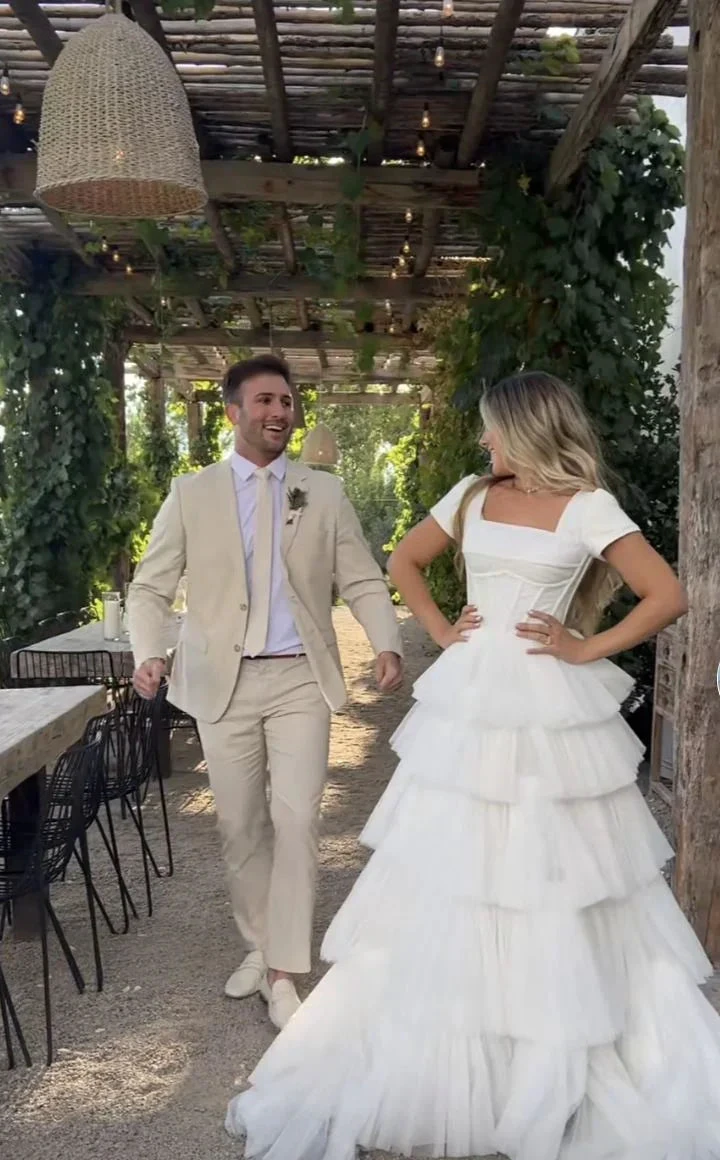 Chic Tiered Tulle Wedding Dress,Vintage Wedding Dress (ZD13647)