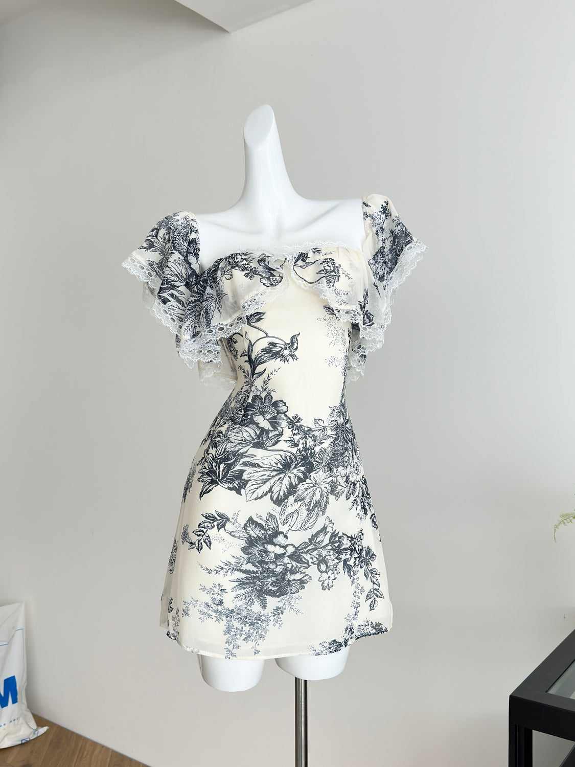 Square Neck Summer Short Lace Dress L69
