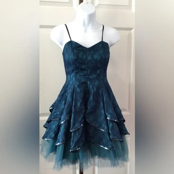 Vintage Spaghetti Straps Blue Satin Lace Layered A-Line Short Graduation Homecoming Dress Cocktail Dress - FashionDia