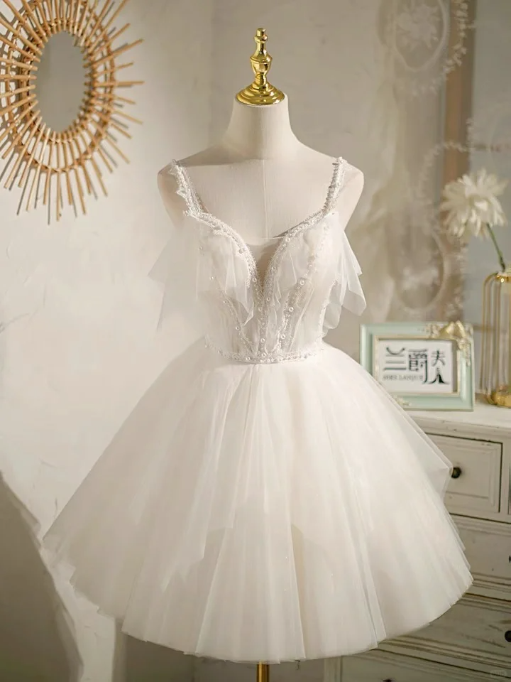 Beautiful Spaghetti Straps Tulle Beaded White ALine Short Homecoming Dress Mini 15th Birthday Outfits