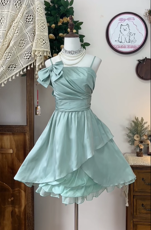 Cute Green Spaghetti Straps Satin Pleated Homecoming Dress Short Birthday Outfits