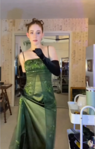 Charming Green Spaghetti Straps Satin Sequin Beaded Mermaid Prom Dresses Long Birthday Party Dress - View 3 | FashionDia
