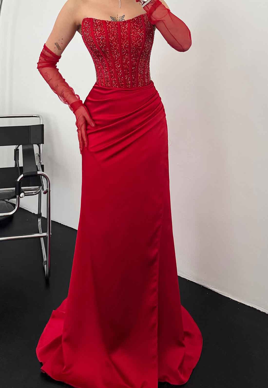 Off-Shoulder Sleeeveless Sleek Ruched Evening Dress Mermaid Prom Dress